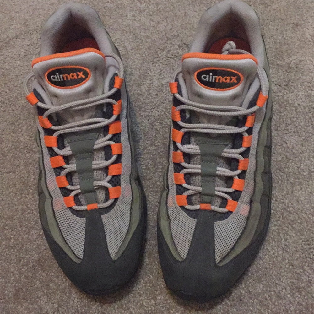 Nike air max 95 “neutral olive total orange”